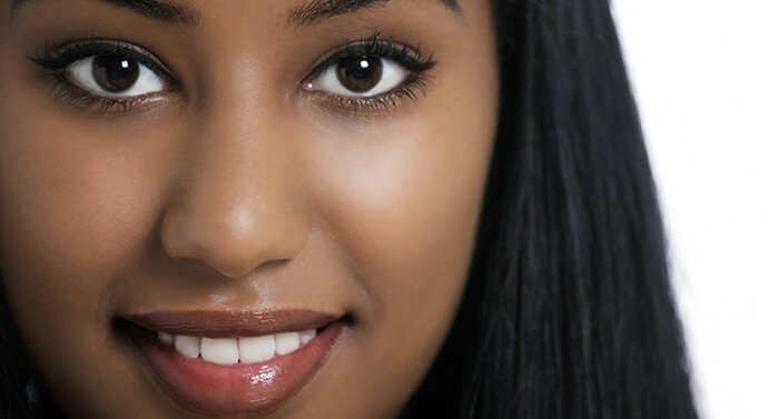شعر عن المرأة السمراء 2023 , اجمل أبيات شعرية عن جمال المرأة السوداء 2023