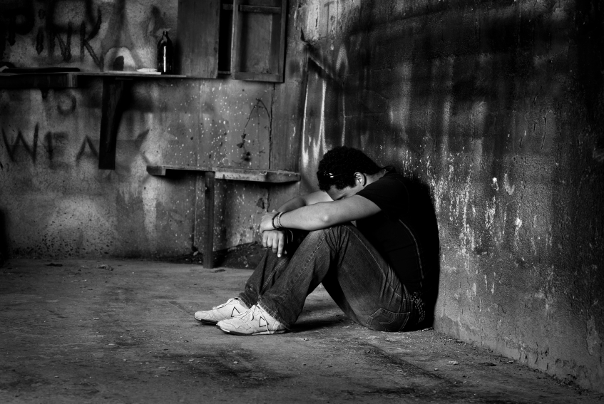 صور شباب حزينة hd عليها كلام حزين مؤثر , احلى الصور الحزينة للفيس بوك