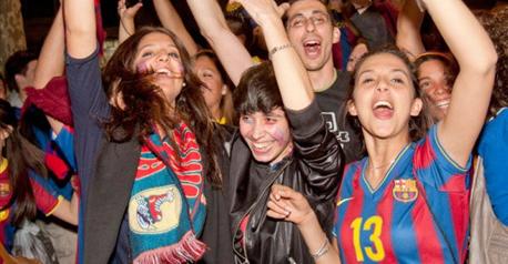 صور مشجعات برشلونة والريال , صور فتيات الاندية الرياضية الاوروبية