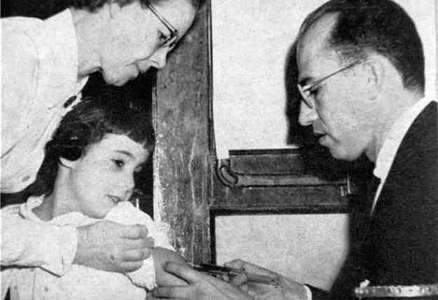 العالم الامريكي يوناس سولك Jonas Salk مخترع لقاح شلل الاطفال