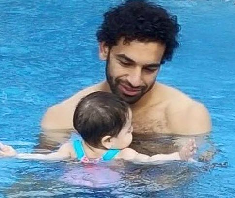 صور محمد صلاح لاعب ليفربول وابنته مكة , صور ابنة اللاعب محمد صلاح